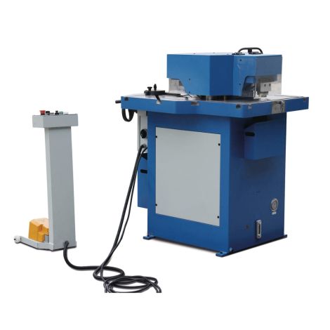 Maszyna do nacinania ze stacją wykrawającą wraz z olejem hydraulicznym AKM 200-6 VP Metallkraft kod: 3837060 - 3